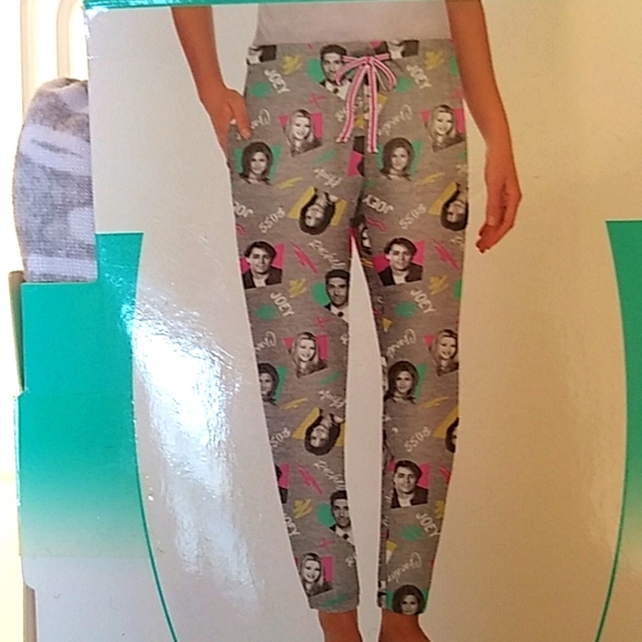 Friends Tv Show- NWT Women's Fleece Pajama Jogger/Lounge Pants w/Pocket- Size L - Picture 2 of 3